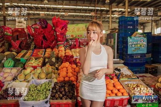 爱丝全套图包上线：一时间，紧身裤和丝谁都不想放过。