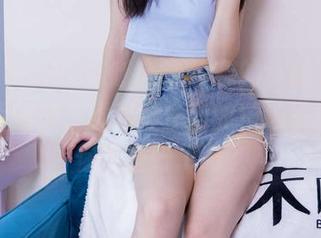BoBoSocks袜啵啵 – 纯粹的小甜豆，打出一手好牌，脚对脚互动的精选写真集，你准备好了吗？