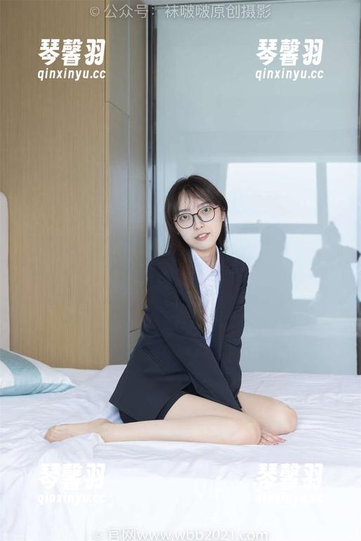 BoBoSocks袜啵啵-芝士 BoBoSocks袜啵啵 - 芝士拖鞋写真集:一双鞋子的逆袭,分享另类风格!