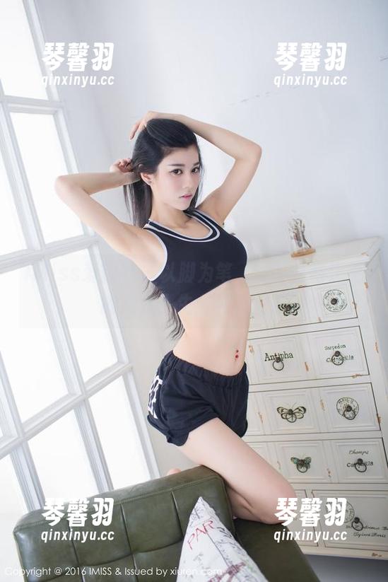 IMiss爱蜜社-格格污巫 IMiss爱蜜社 - 以脚为笔,写下格格污巫的裸足人生:私拍图包