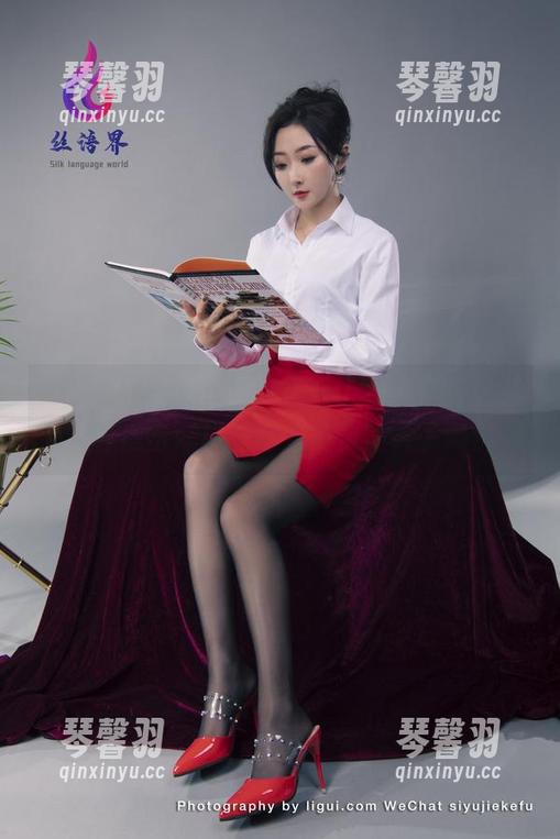 Ligui丽柜-菲儿 Ligui丽柜 - 菲儿在天台上摆出各种姿势,你准备好接受这些免费照片了吗?