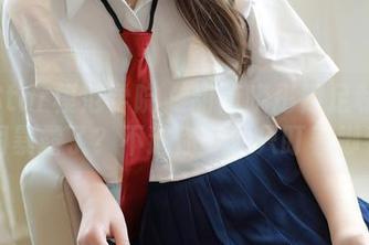 MFStar模范学院 – 甜筒晓彤裸足私拍：原图暴露了？不过你可别只盯着脚看哦