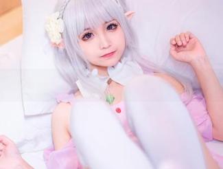 定制的蓝色毛衣，喵糖映画萌娘的新宠