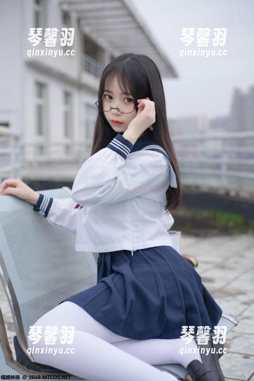 一条红色吊带裙，喵糖映画的写真让我的眼睛都想开派对了！