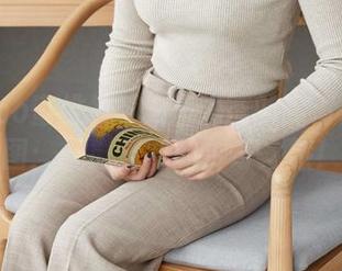 MiiTao蜜桃社 – E杯奶茶的高清户外原图：天真无邪的传奇之旅！