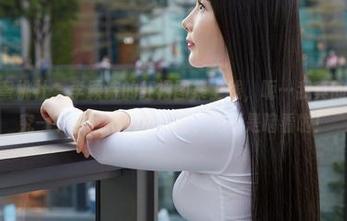 MiiTao蜜桃社 – 李颖诗的红裙图集上线，呃…我真的只是想研究一下这裙子好不好看，绝不是瞎看啦！