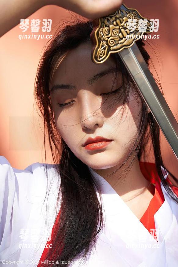 MiiTao蜜桃社 - 许思铭红裙写真，视觉和心思的双重资源供给！