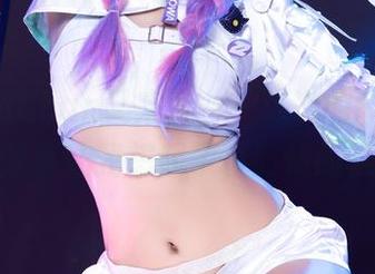 PoppaChan又来了——这次的FEater写真分享让我想起了小时候的夏天。