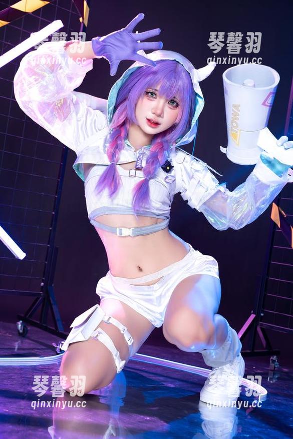 PoppaChan PoppaChan又来了——这次的FEater写真分享让我想起了小时候的夏天。