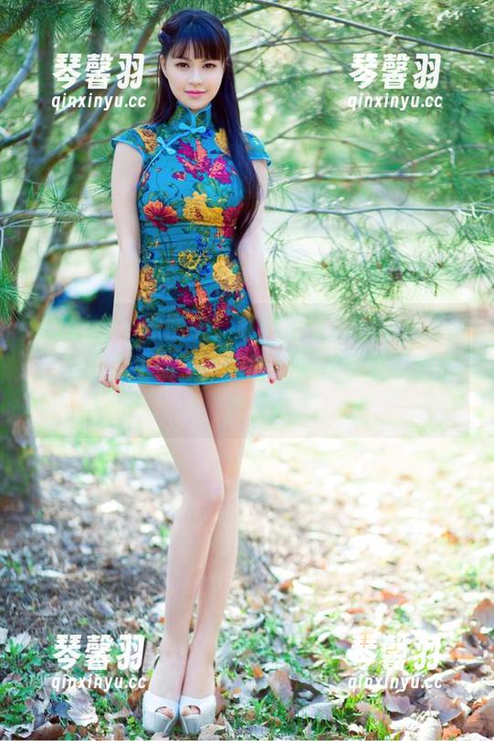 TuiGirl-赵梦洁 TuiGirl - 原图中,赵梦洁和海的背景搭配,有点太生动了,眼睛都赖在那里不想移开。