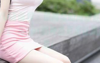 XIAOYU语画界 – 原图里的高跟鞋，你好好看，但玥儿玥er的神态更是让我捉摸不透！