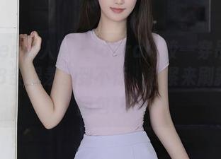 Xiuren秀人网 – laura阿姣一穿吊带裙，228条腿羡慕到不行，赶紧来刷新高清图包吧！