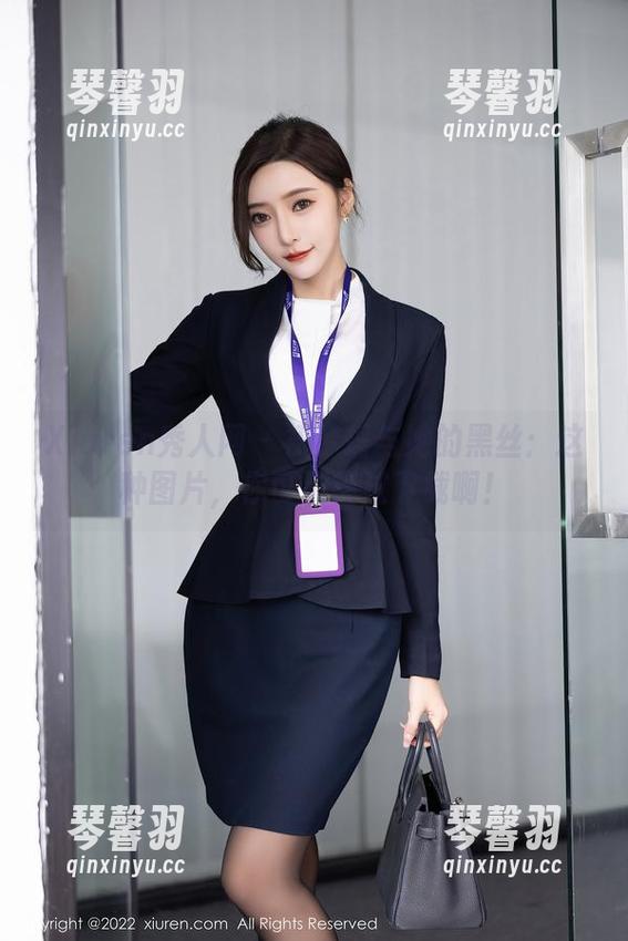 Xiuren秀人网 - 初梦瑶与她的黑丝：这种图片，你可别错过下载啊！