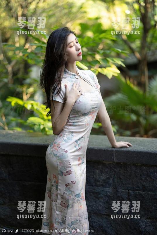 Xiuren秀人网 - 月夕Lily的护士图，啥意思？里边有什么呀？
