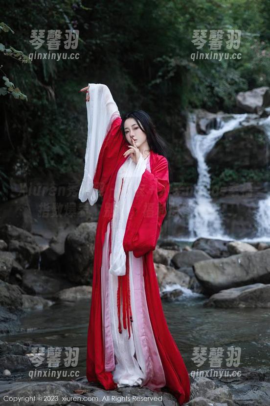 Xiuren秀人网-木子nana Xiuren秀人网 - 毛衣+木子nana=幸福指数爆表,别问,福利原图带走!