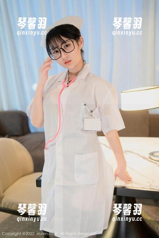 Xiuren秀人网-李丽莎 Xiuren秀人网 - 仍然在追逐,李丽莎的长腿私拍作品让我忍不住多看一遍。