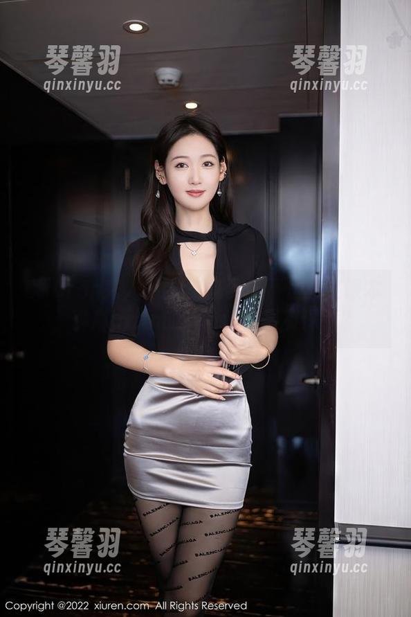 Xiuren秀人网-琳琳ailin Xiuren秀人网 - 这些资源不是英文课本,琳琳ailin的吊带好像另有深意?