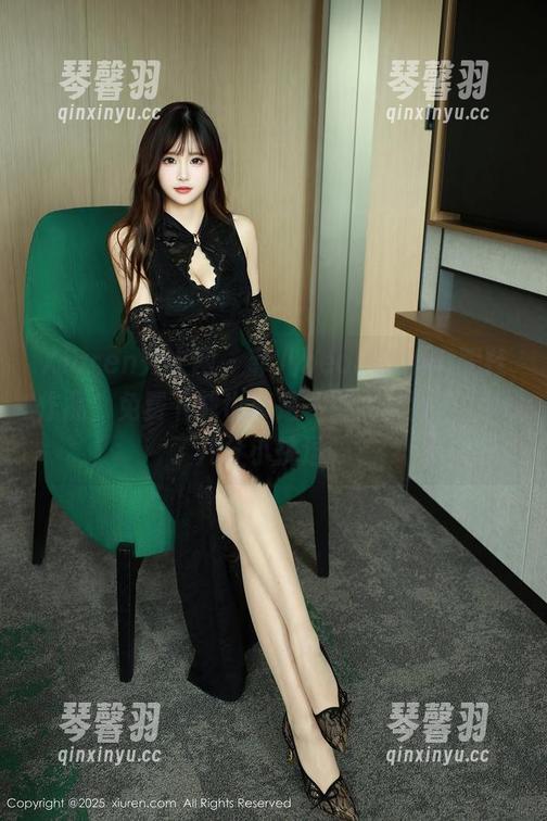 Xiuren秀人网-菲儿beauty Xiuren秀人网 - 菲儿beauty的高跟鞋作品,免费下载也算是一种大胆尝试,带了几分小挑逗吗?
