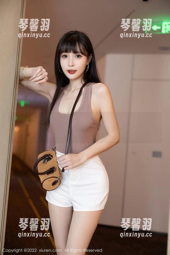 Xiuren秀人网-软糖爱喝奶 Xiuren秀人网 - 当软糖爱喝奶遇上秘书——原图的壁纸想象太丰富了!