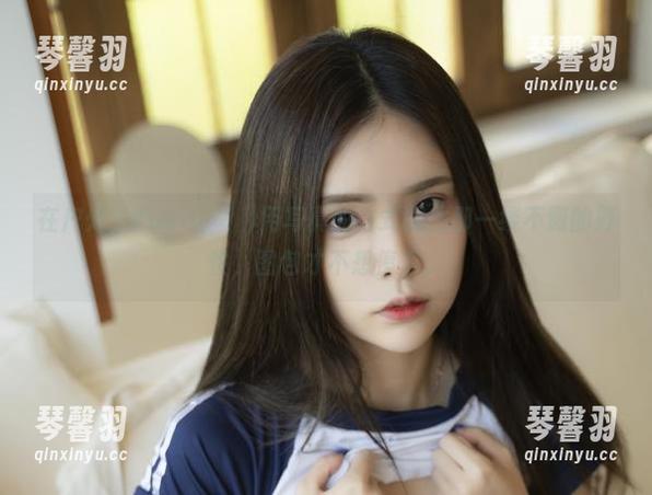在户外，Yuka(유카)用写真的方式捉住那一缕不羁的野性，图包才不想停下。