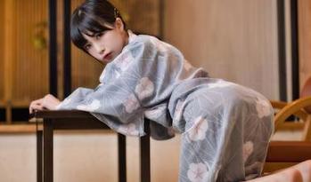 图片中的aqua水淼真的是和服咖的偶像呀，越看越像拍杂志封面的女神。