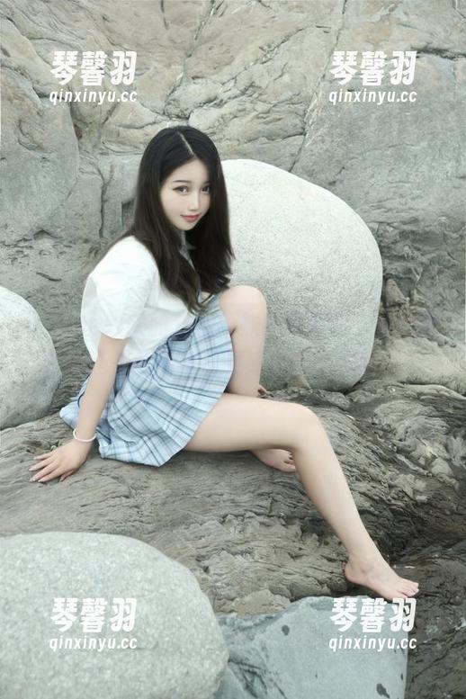 eloise软软 eloise软软的双拼丝袜,究竟是艺术的巅峰照还是我的每日灵感源泉,你咋看?