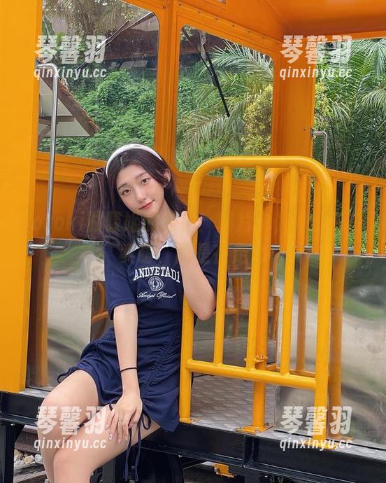 roroki骷髅姬 roroki骷髅姬的旅拍:图片中,她没有在卖萌,而是在走心