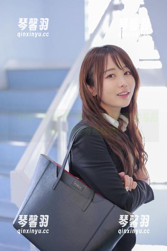 “MAIDMADE”是いくみ(育美)的私拍心思，实在有点意思！