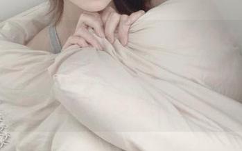 更新了，けん研(けんけん)的兔女郎套图卷土重来，我忍不住想问：她是从什么地方找到这么多兔耳朵的？