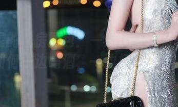 居酒屋的私房图包：一米八的大梨子教你如何一边喝酒，一边打包欢乐！