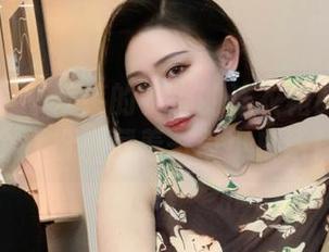 微密圈 – 不爱笑的赛琳的连衣裙图集：每个打扮都藏着一段小白话！