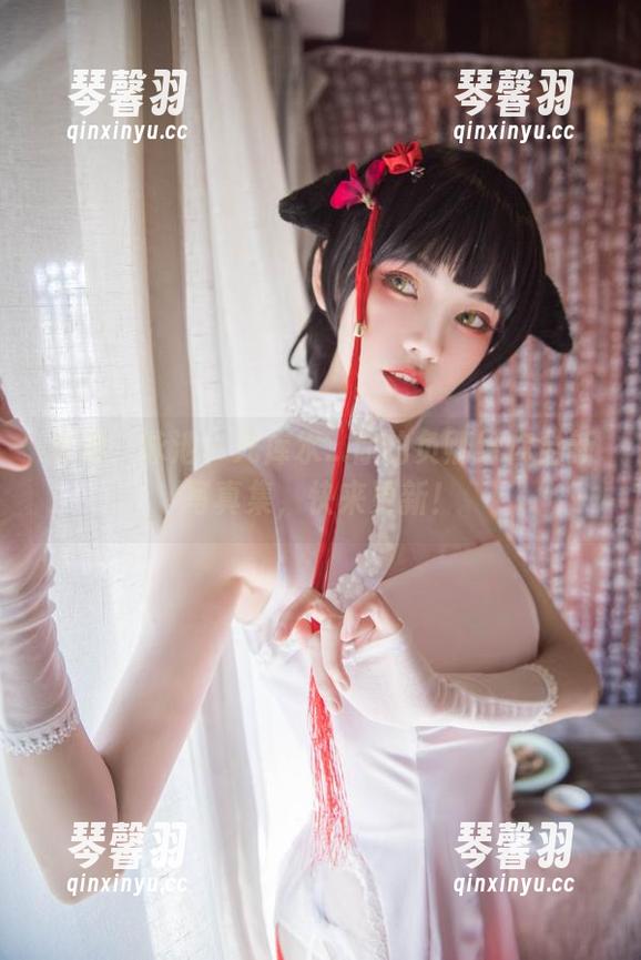 你的负卿 海滩、泳池、死库水...你的负卿给你全新写真集,快来更新!