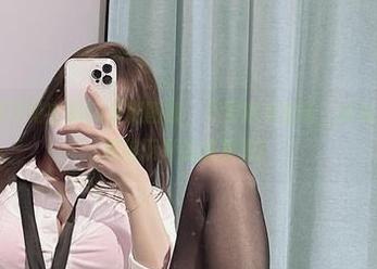 微密圈 – 翻开兔宝妮to长腿图册，不要追求腿长，试试超越屏幕边缘被玩坏的想象力！