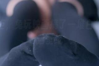 撇开衣柜，兔玩映画搞了一堆白色衬衫高清壁纸