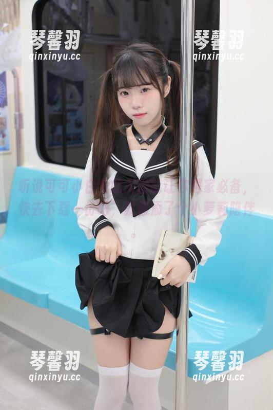 可可小白兔 听说可可小白兔的美图能让你居家必备,快去下载一份吧,就像添了个小萝莉陪伴。