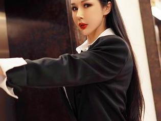 嗲囡囡 – 连衣裙下的施忆佳KITTY，套图里的每一角都是无圣光的迷离，转瞬即逝的永恒，好吧，有点玄乎。