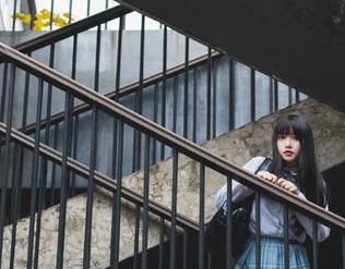 嘎潼高跟鞋作品集：真心希望鞋子可别折了，这高清看着可不想插队。