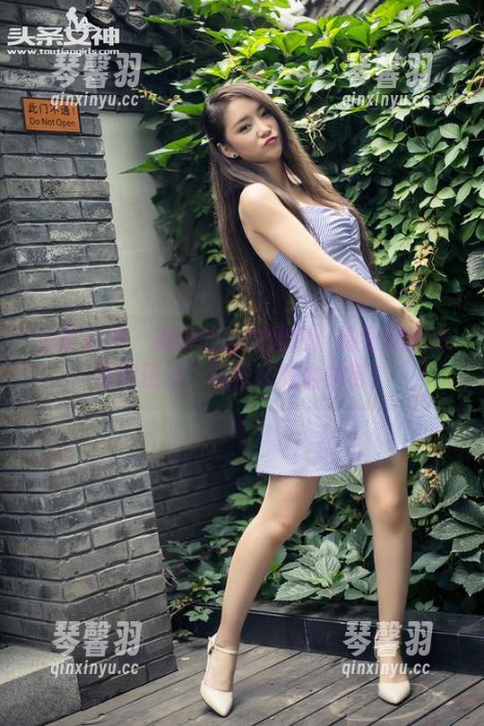 头条女神-琳琳 头条女神 - 琳琳的瑜伽图包:她到底是来缓解压力,还是在雅俗共赏?