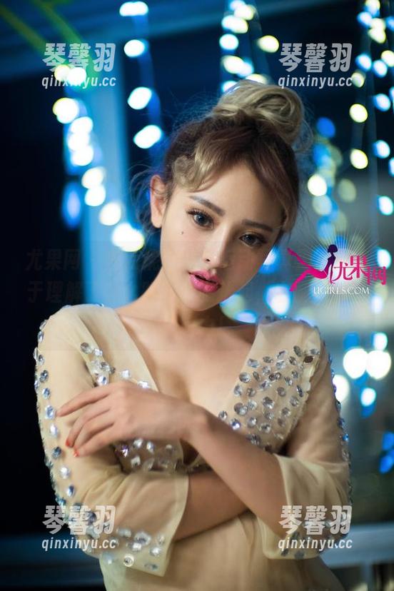 尤果网-仙妮 尤果网 - 在仙妮的定制运动写真里,我终于理解了什么叫‘左腿抬起,右腿抬起’的魔力!