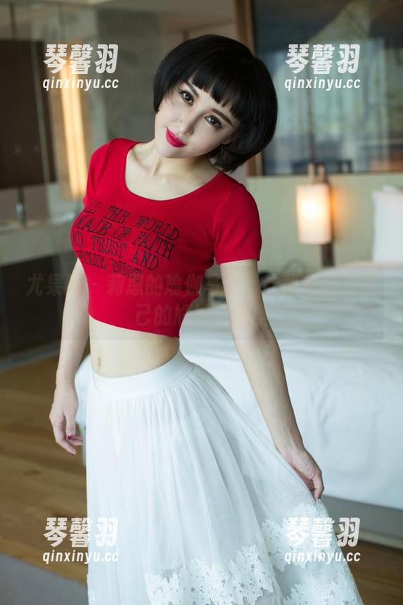 尤果网-莉恩 尤果网 - 莉恩的瑜伽写真:让我想到了自己的尴尬方向盘