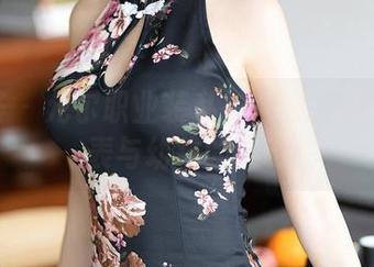 尤蜜荟 – 允尔职业装私拍合集：成熟的外表与幼稚的灵魂