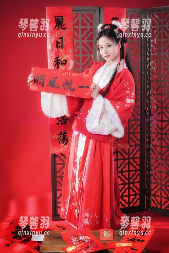 年年Nnian 发现年年Nnian空姐的另一面,下载体验不一样的情绪。
