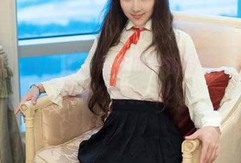 推女郎 – 纯小希：今天的短裤分享，我发现风是个好搭档！