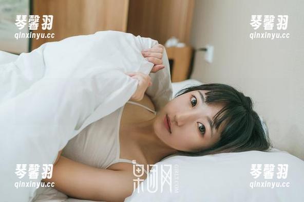 果团网 - 这场制服时光，莫雅琪拍得把我都看愣，咋能这么多“看”点？