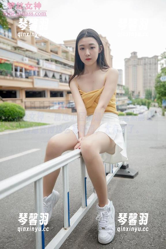 梦丝女神-玥玥 梦丝女神 - 精选小区楼道:玥玥居然能让楼道变得这么有味道,太有才了。