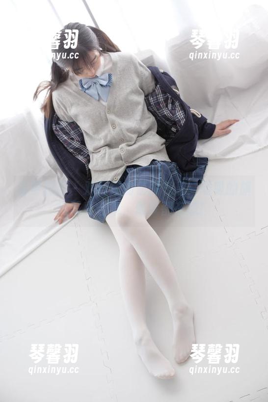 森萝财团-吸吸 森萝财团 - 双马尾的俏丽气息:吸吸的旗袍写真合集,做梦都在想!