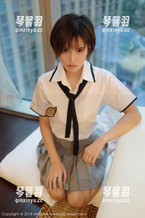 模范学院-梦梵 模范学院 - 梦梵把透明演绎得可真妙,其他作品咳咳,抱歉不太吸引我。