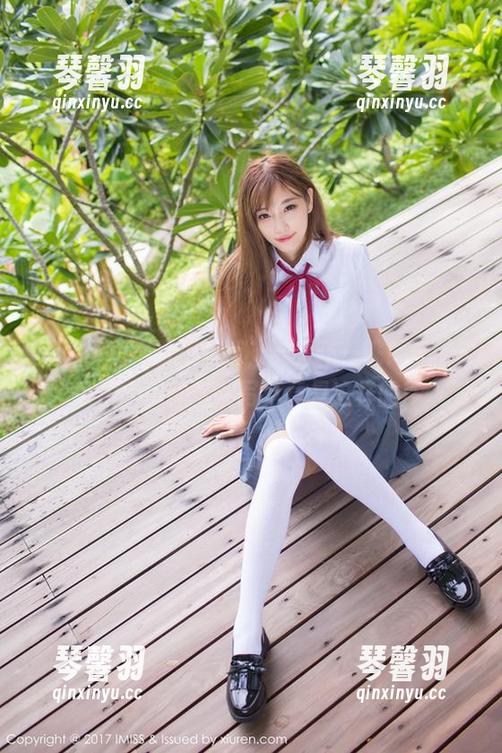 爱蜜社-许诺Sabrina 爱蜜社 - 不看不知道,一看吓一跳!许诺Sabrina的套装写真竟是这样的!