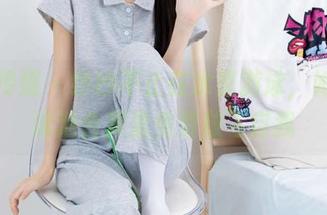 物恋传媒 – 纱纱不止在水里游泳，她还在泳池合集里免费放飞自我