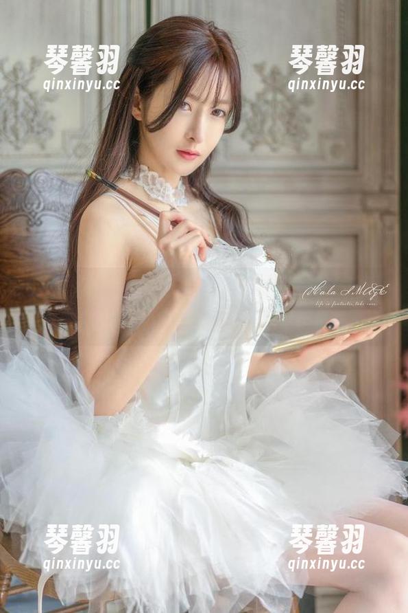 王羽杉 《女王的诞生》:王羽杉作品集,让我明白原来沙发也可以有旺夫相!
